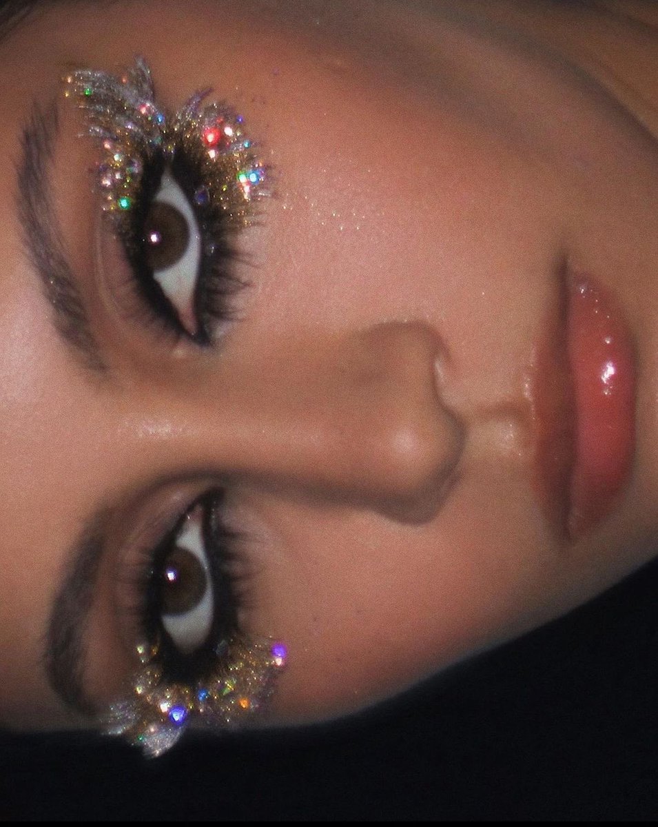 radianceglimmer's tweet photo. angel wing makeup, soft shimmer, and just enough sparkle to make the whole look feel dreamy https://t.co/WvC606xLym