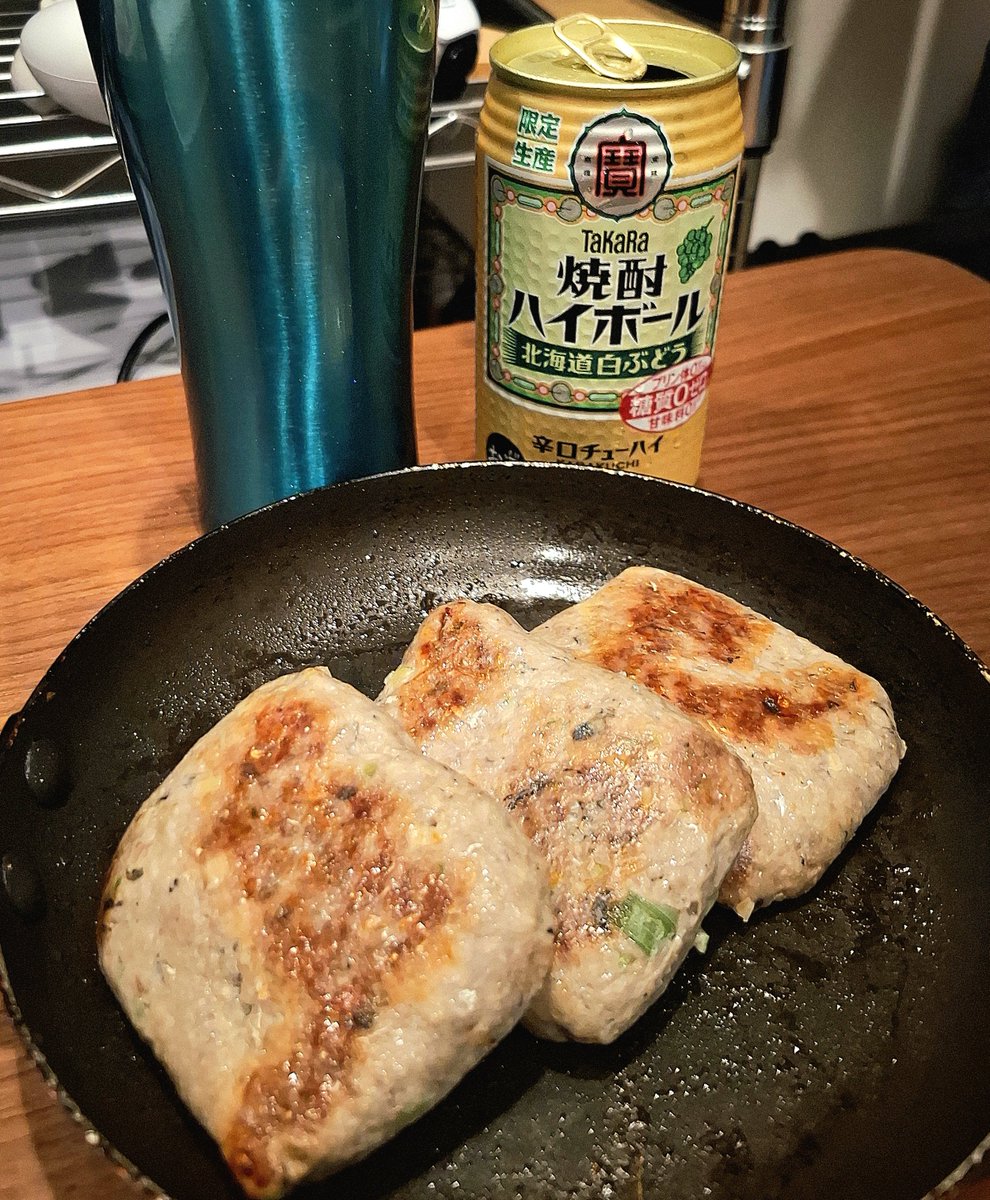 konosakewoomaen's tweet photo. このさんまのポーポー焼きを…

台風に備えて宅飲みを
している者達へ預ける https://t.co/hbfTWIj5jY