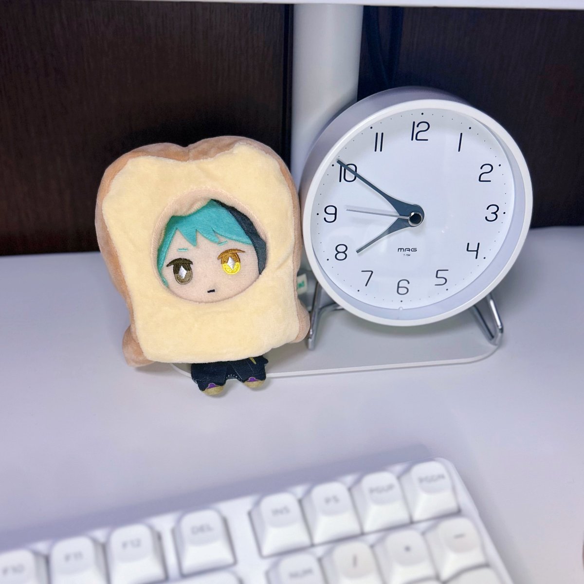 sarii_nui's tweet photo. #twstぬい撮り部
見やすい時計を買いました https://t.co/aNGktgyoRQ