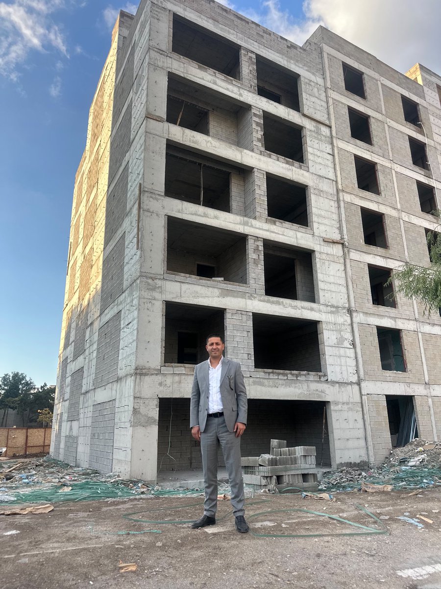 halityagmur's tweet photo. Hayaller cesaretle başlar, emekle yükselir. 🇹🇷🇹🇷🇹🇷

Türk gençliğine daha iyi hizmet verebilmek, eğitimden kültüre, spordan teknolojiye her alanda daha güçlü çalışmalar yürütebilmek adına yeni hizmet binamızın inşaatı hızla devam ediyor. Bu kutlu eserin yükselmesine katkı sunan, destek veren ve dualarını eksik etmeyen herkese gönülden teşekkür ederiz.” 🇹🇷

@ayyildirim1 @Ulku_Ocaklari