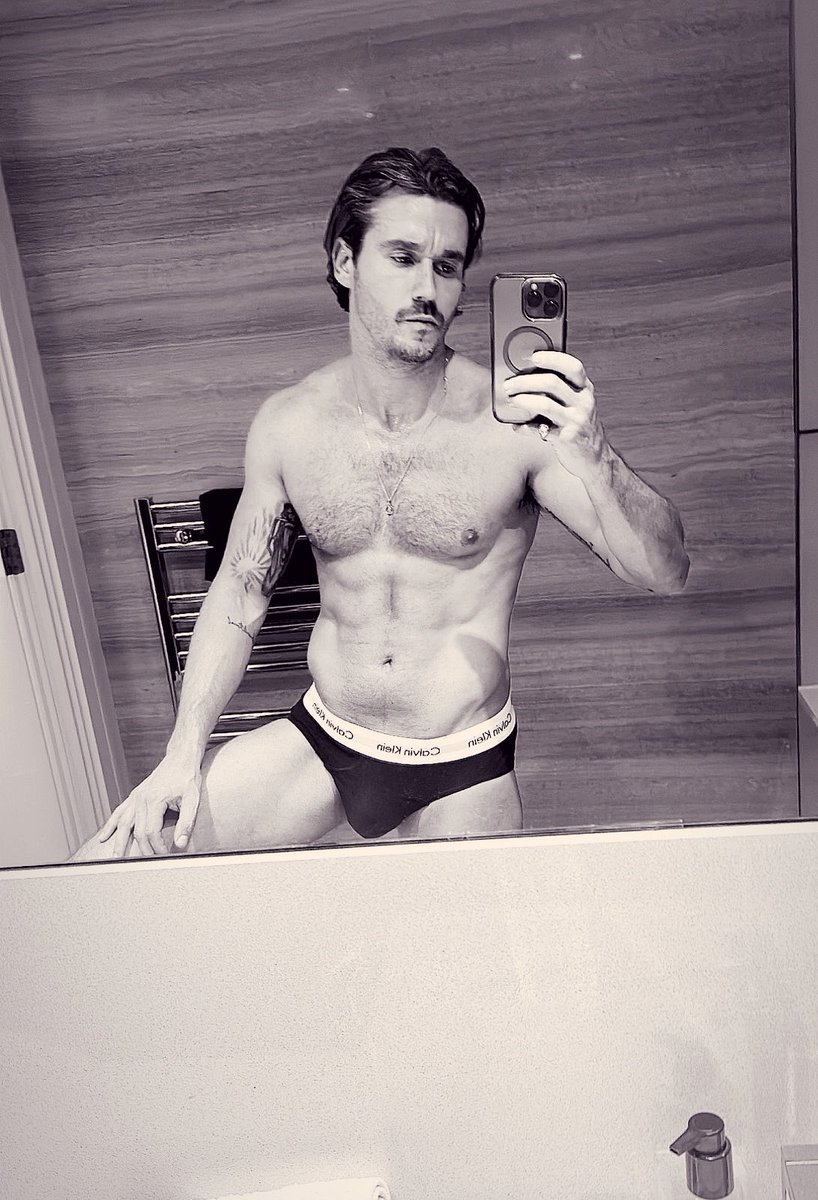 Nude_Carpenter's tweet photo. @BGcouplefunnn Swipe to see it grow 🍆 ⬆️ https://t.co/tqwR9IWOCF