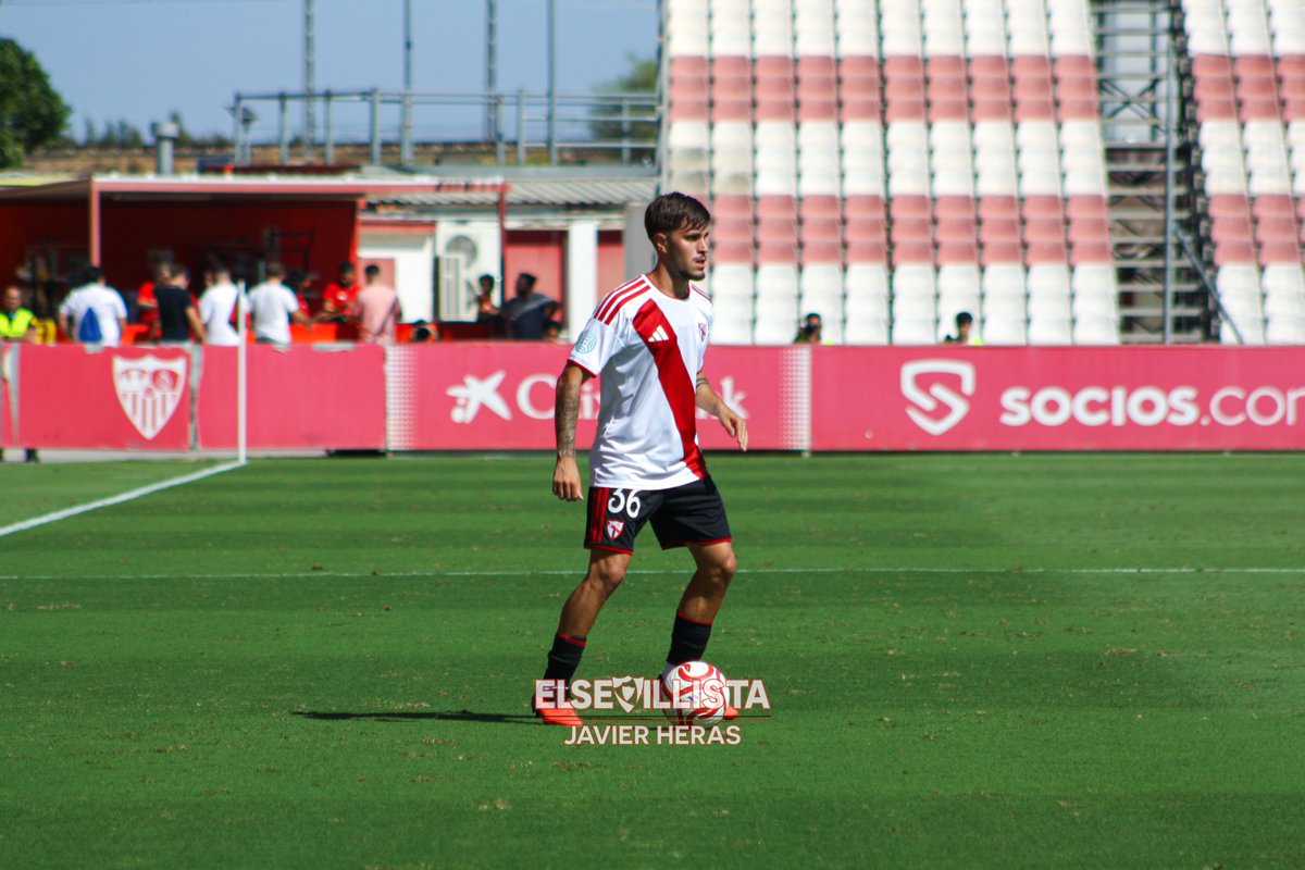 elsevillistaes's tweet photo. ⏱️ 60’ | ⚪🔴 #SevillaAtletico 2-2 #ASCF 🟢⚪
💭 Alcanzamos la hora de partido con empate en el marcador
📸 Javier Heras
#️⃣ #SATDirecto #SevillaAtleticoSanluqueño #SevillaFC #SegundaFederacion #VamosSAT https://t.co/uTF3Yb1Vby