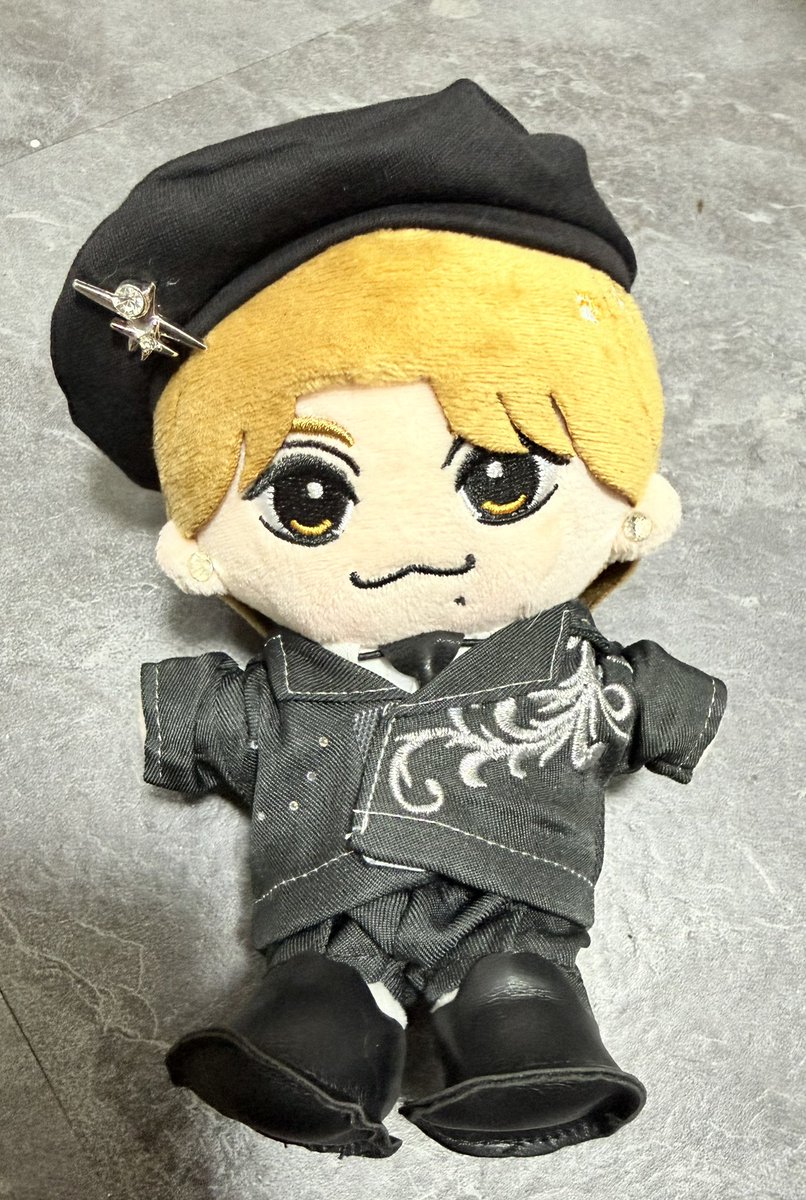 TerraRhythmus's tweet photo. またぬい服買っちゃた
ベレー帽見たら被せてあげたくなって https://t.co/PmqxM33FOU