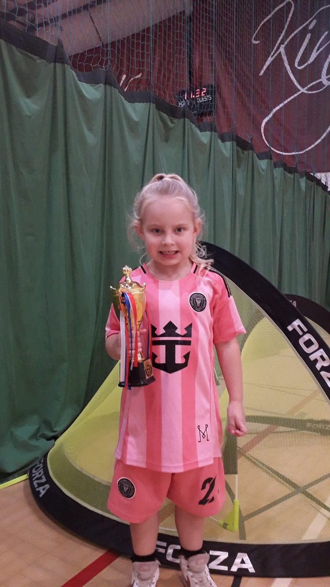 FootballingSup1's tweet photo. Bonnie was Kings Rochester Little Superstar of the week for being brilliant at dribbling around cone walls and was able to score against the coach! https://t.co/1lC5Oy3rAB
