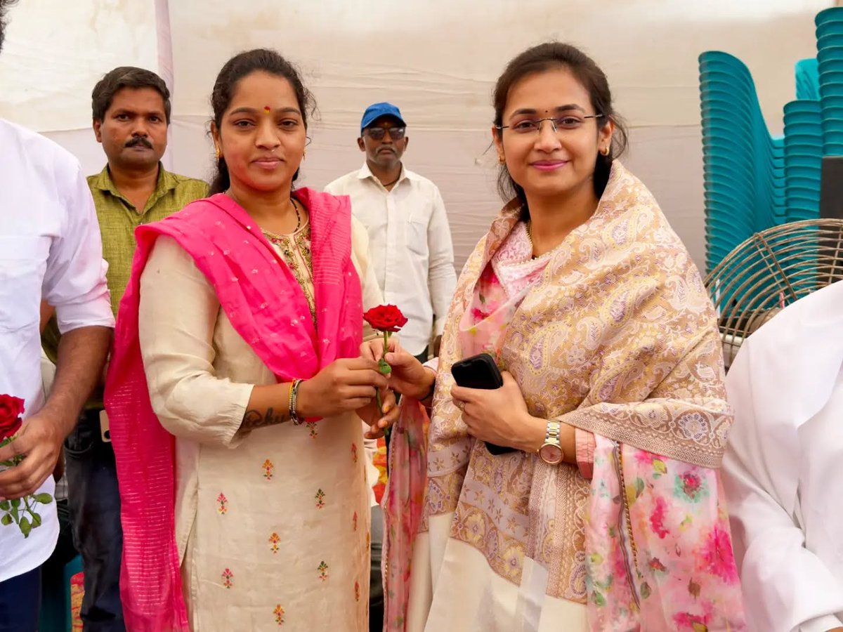 SwatiSKhade's tweet photo. मिरज येथे आ. डॉ. सुरेशभाऊ खाडे यांच्या मार्गदर्शनाखाली, नेपच्यून ENT हॉस्पिटल्स, मिरज आणि श्री संत रोहितदास सांगली वेस गणेशोत्सव मंडळ यांच्या संयुक्त विद्यमाने आयोजित मोफत आरोग्य व श्रवण तपासणी शिबिरास भेट दिली.

#ArogyaSeva #HealthCamp #HearingCare #Miraj #SwatiKhade https://t.co/yW28xcHd47