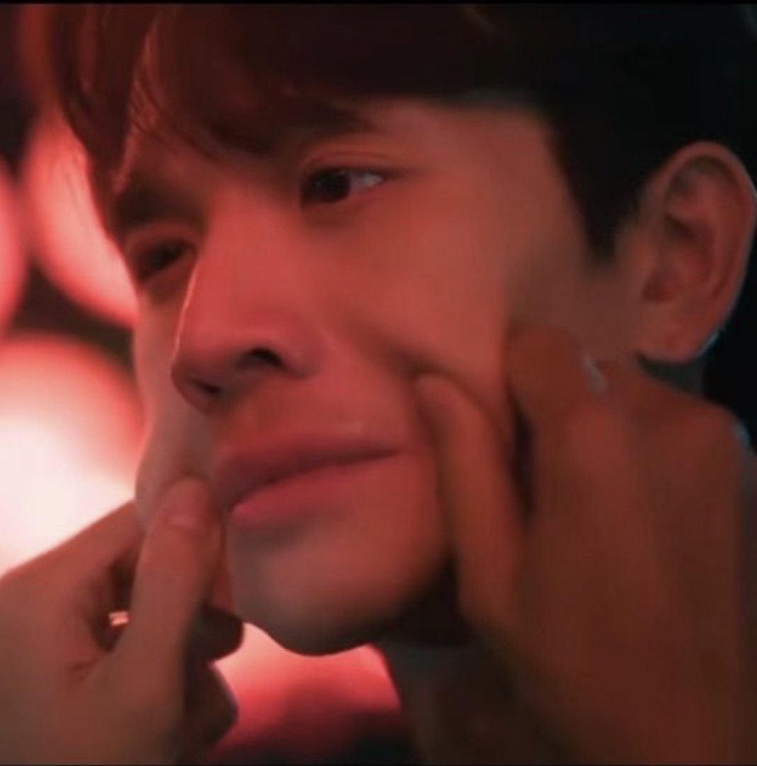 taeminestrone's tweet photo. Boss’s little mochi on and off the screen in 🤏 #bosstong https://t.co/tt9duoqTYP