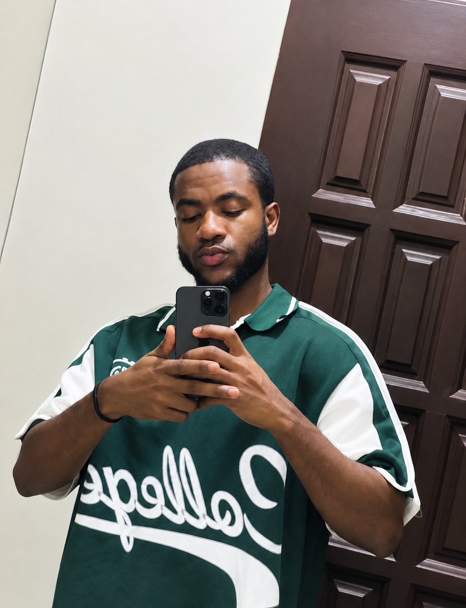 phresh_arrow's tweet photo. Hi 👋🏾❤️ https://t.co/NoTVjHbLYD
