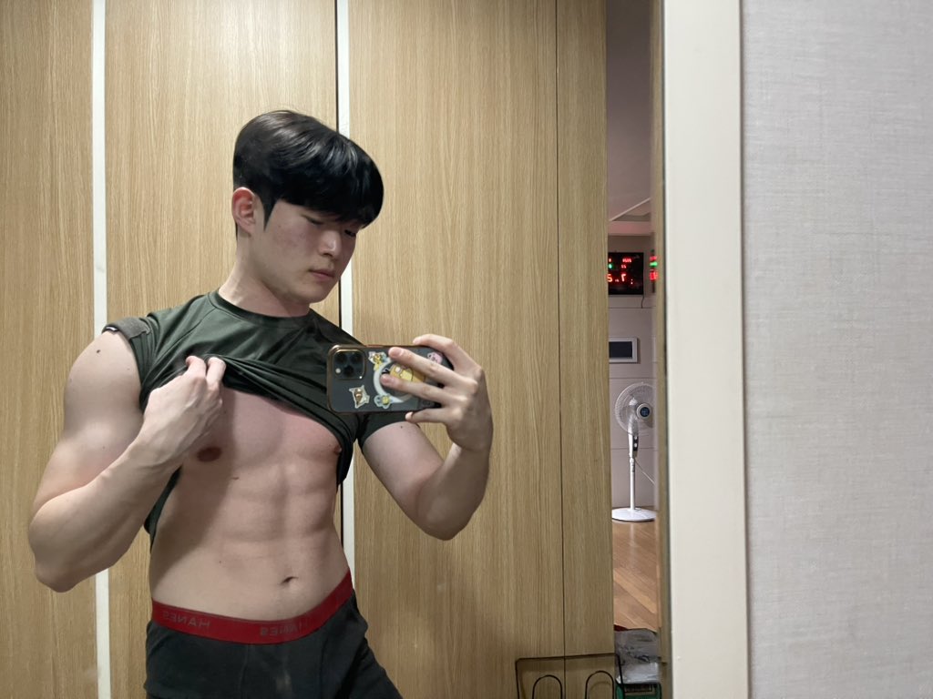 ryuut22's tweet photo. 심시매
#맘눌뎀 #디엠 https://t.co/xxDaMjutW8