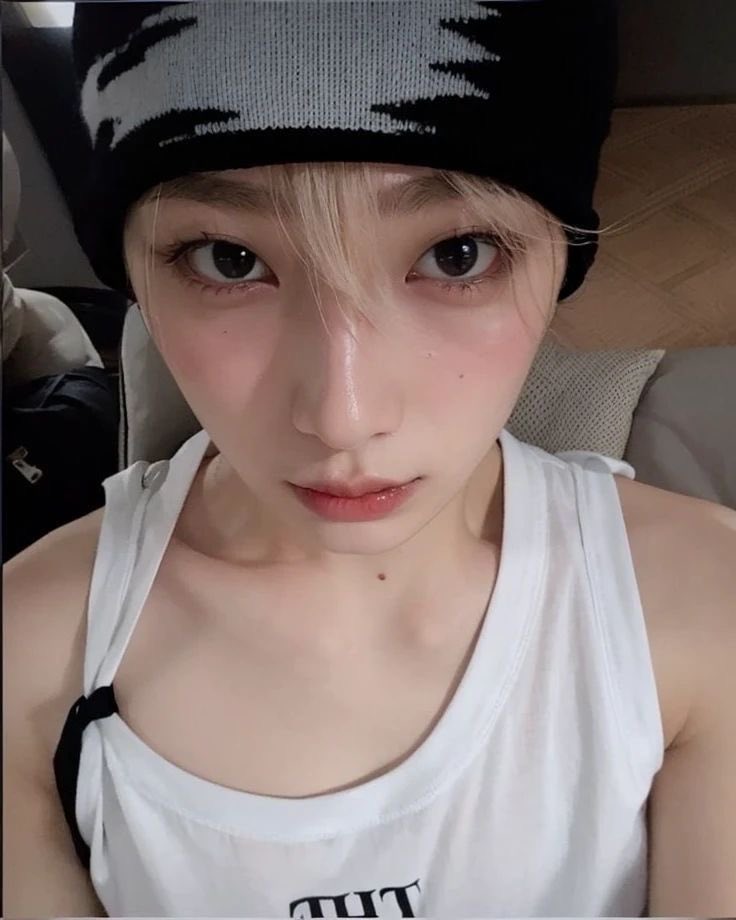 svnooiz's tweet photo. brondongnya                kakak ntiknya https://t.co/5CsCvnIgn3