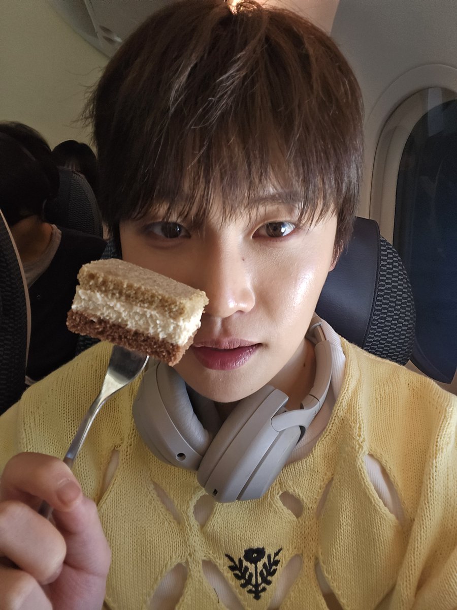 AEN_now's tweet photo. 빵먹었죵

#AEN #Aneee #맛있겠죵 #하루 #지용 https://t.co/MREYrs4Pu5