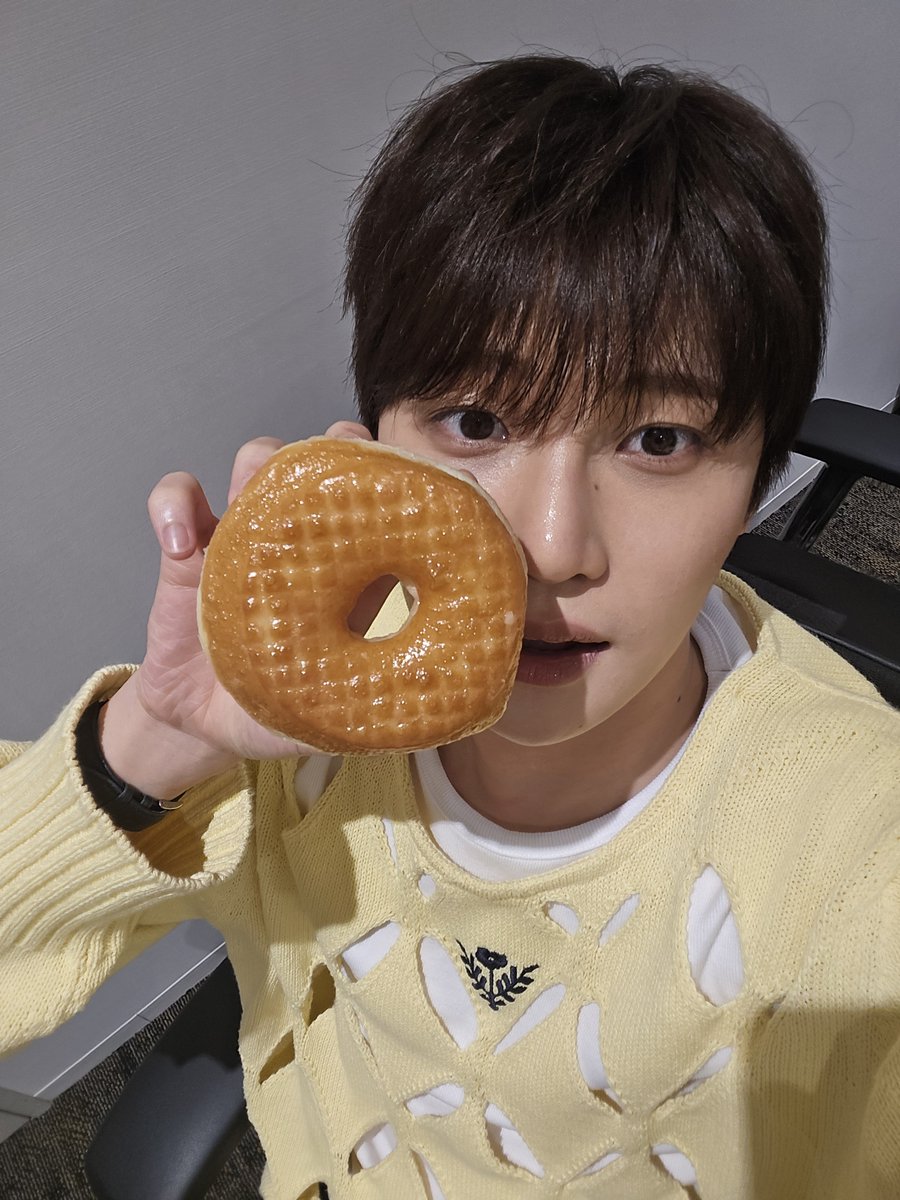 AEN_now's tweet photo. 빵먹었죵

#AEN #Aneee #맛있겠죵 #하루 #지용 https://t.co/MREYrs4Pu5