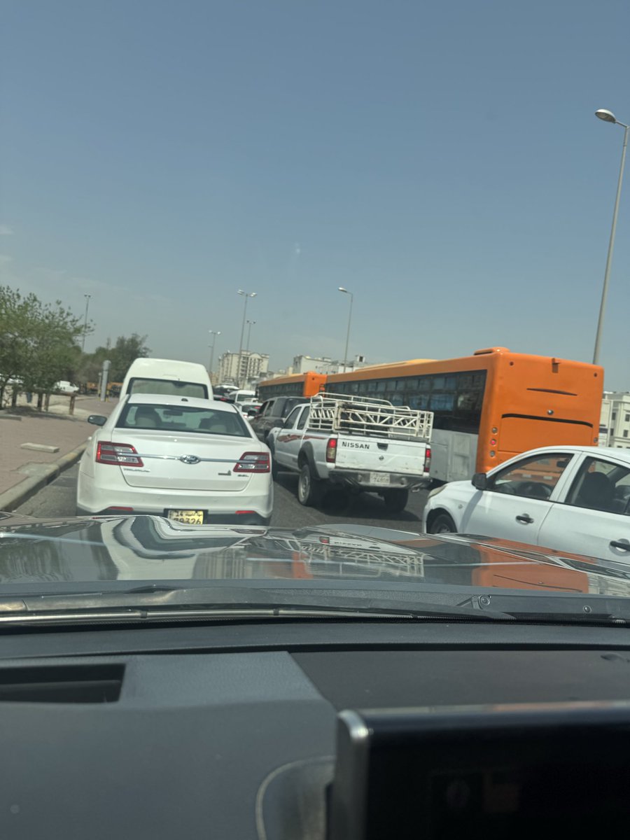 Mohaalrejabi's tweet photo. ودنا نعرف كم وافد عنده ترخيص قيادة سيارة وكم راتبه وهل معقوله الصناعية ماتقدر تدشها ولا الاسواق ولا الطرق والاغلب وافدين وهل جميعهم منحت لهم رخص ؟ أكيد فيه شي غلط ، نحتاج حصر وتدقيق وتصفيه مو قادرين نروح أماكن من الزحمة https://t.co/dJVYASQolp