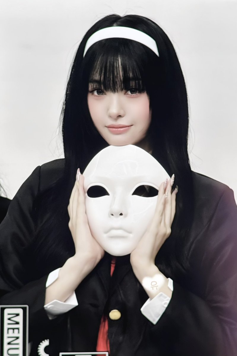 youyilynn's tweet photo. 川上富江、今日だけ。

린쨩에게 정성껏 고른, 린에게 정말 잘 어울리는 카와카미 토미에 의상이에요!

#린 #Lynn #川上凜 
#트리플에스 #tripleS https://t.co/HswSlpmRxp