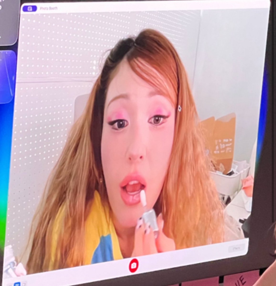 yycarysomi's tweet photo. 전소미 모해 https://t.co/M5lD5mkNgh