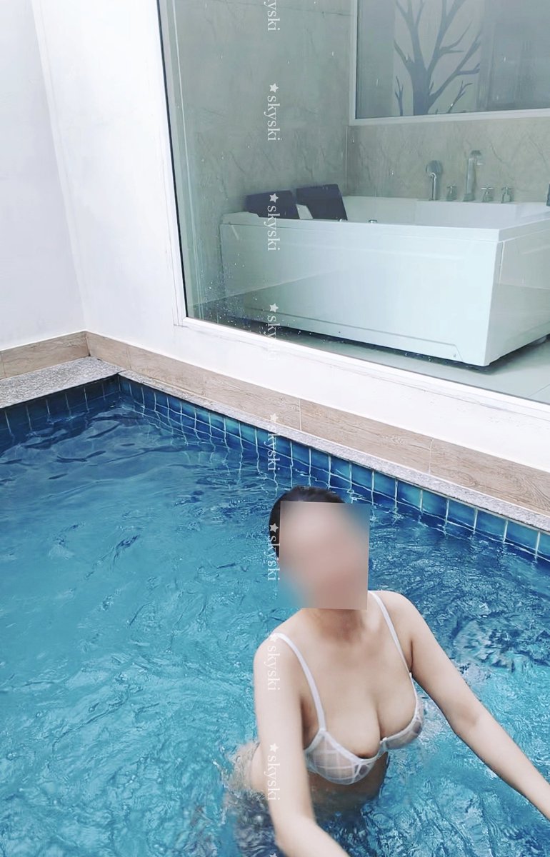 Skyski4's tweet photo. 💦💦 https://t.co/mEWDrcIZQD
