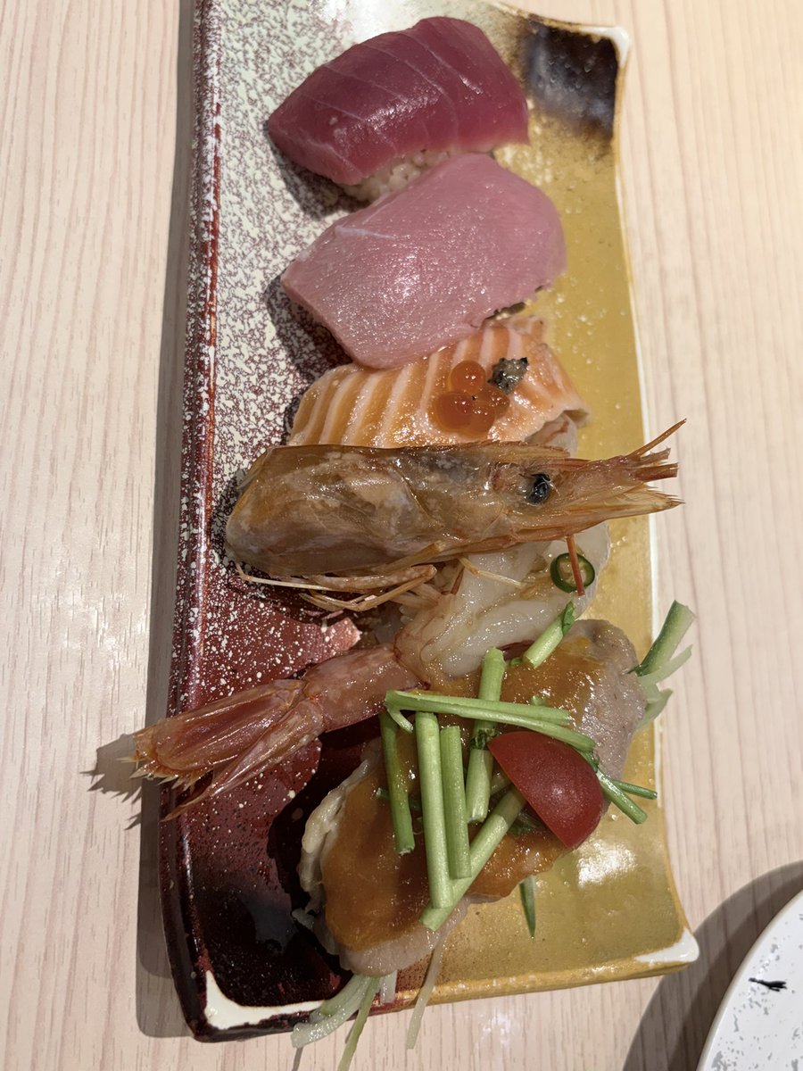 0009990505_'s tweet photo. お寿司だあいすきദ്ദിᐢ- ̫-ᐢ₎ https://t.co/dt7tMMqFxQ