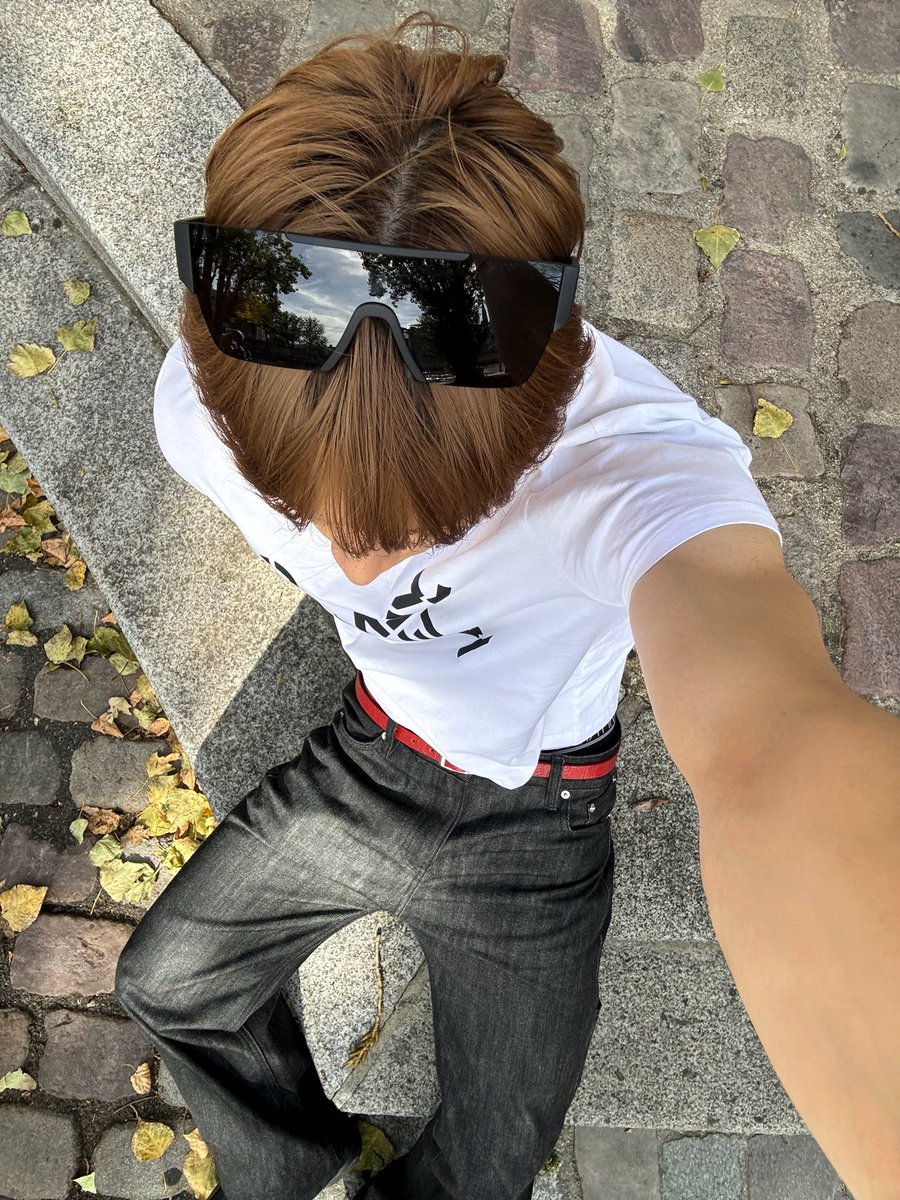 _AMPERSANDONE_'s tweet photo. 📍Pont Marie, Paris France 🇫🇷🤭

#앰퍼샌드원 #AMPERSANDONE
#마카야 #MACKIAH https://t.co/dECHGPVF6S