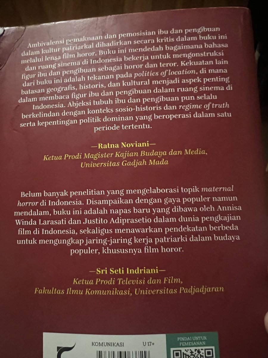 TarizSolis's tweet photo. Saking jamaknya fenomena perempuan dijadikan hantu &amp; teror dalam sinema horor (terutama Indonesia), sampai ada yg membedahnya dalam tesis &amp; dibukukan. https://t.co/1mrMFmQxT6