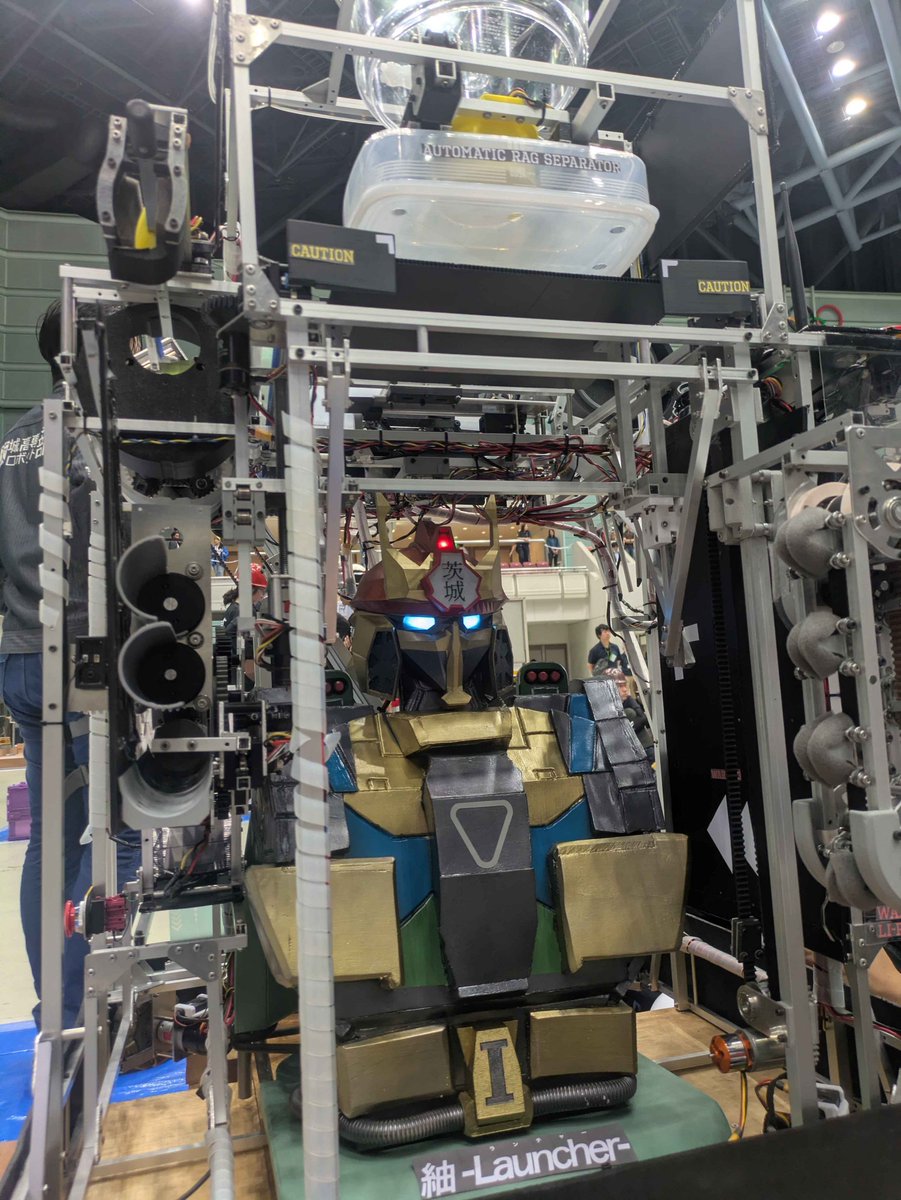 mutekiki105's tweet photo. 茨城B「紬 -Launcher-」でチムリをしていました！
2日間トラブル続きでしたが、チームコンセプトである「ロボットの動きのみで、すべての動作を行う」というチャレンジングなコンセプトを貫き、ここまでのロボットを作り上げられて、とても嬉しいです！
あとは、茨城Aに託します！
#高専ロボコン https://t.co/0N4Bhumm2N