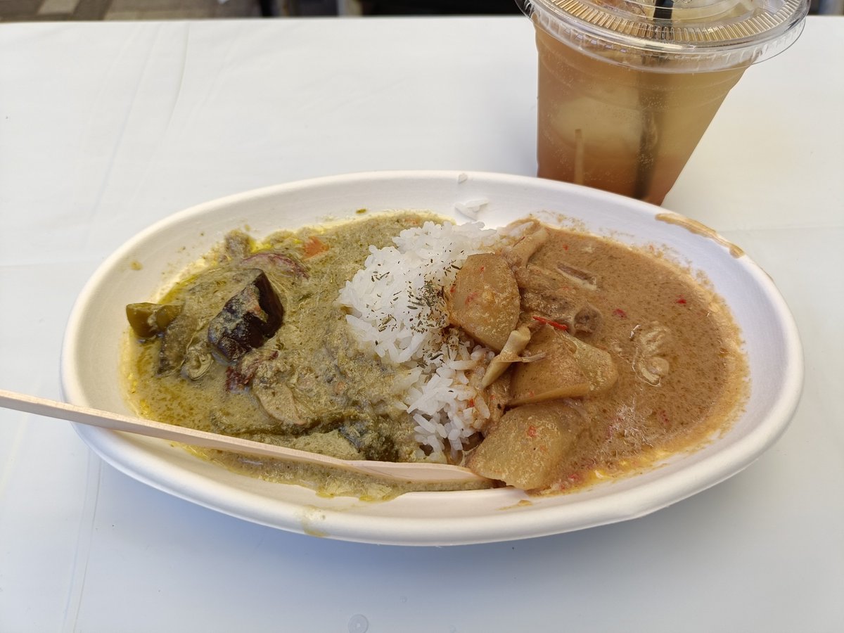 jack1311825's tweet photo. カレーフェスに行ってきました。唐辛子農家のスペシャルプレートをいただきました。辛さが効いてて美味しかったです。ご馳走様でした。
https://t.co/qIBiFS2O0T https://t.co/X2s10KXL5f