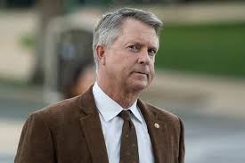 KansasResisters's tweet photo. Kansas City Star revealed ROGER MARSHALL took official trips from Washington, D.C., to Sarasota, spending more than $18,000 in KANSAS taxpayer funds from 2021 to 2024. 

👉🏽It is unlawful for a senator to use taxpayer money for personal travel. https://t.co/yqJZH1Ojo8