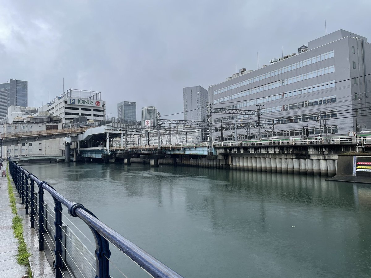 haraguro_walk's tweet photo. この水上から建物に吸い込まれていく感じは何度見てもたまらない🤩 https://t.co/dDeYHzt5LR