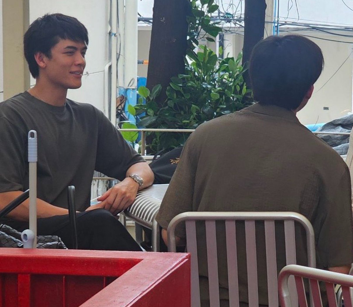 grizzlyskies's tweet photo. difoto ini Joss kek bau asep banget 😭🙏

#JossGawin #จอสกวิน https://t.co/VpJ5IpjPVF