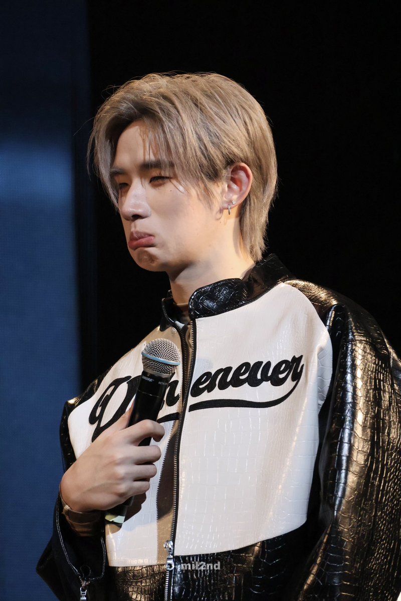 __mil2nd's tweet photo. 🥺🥺🥺

#LYKNDuskAndDawnxOsaka
#hongshihoshi #LYKN https://t.co/fGIkgBJ5TJ