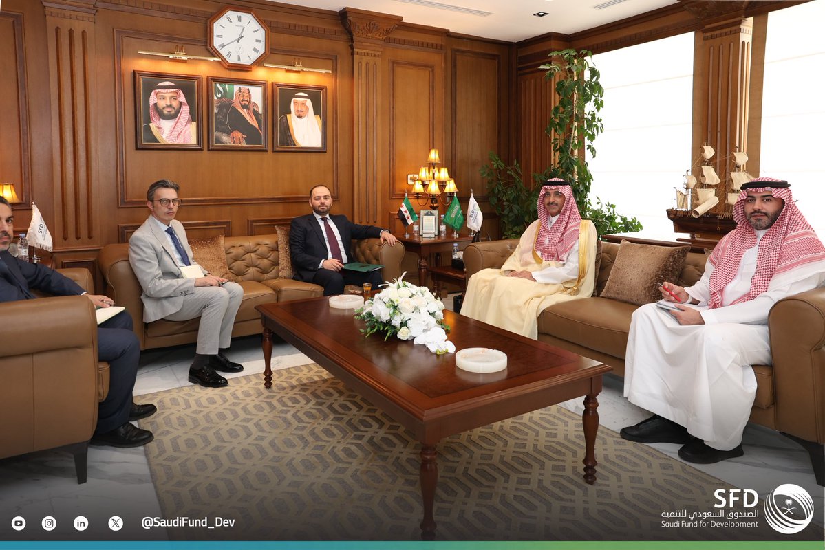 SaudiFund_Dev's tweet photo. #الرياض | استقبل سعادة الرئيس التنفيذي لـ #الصندوق_السعودي_للتنمية أ.سلطان المرشد، في مقر الصندوق اليوم؛ سعادة القائم بالأعمال في سفارة الجمهورية العربية السورية لدى المملكة العربية السعودية السيد محسن مهباش والوفد المرافق له؛وجرى خلال اللقاء بحث سبل تعزيز التعاون التنموي بين الجانبين في دعم المشروعات الإنمائية في #سوريا.

#نزدهر_معًا