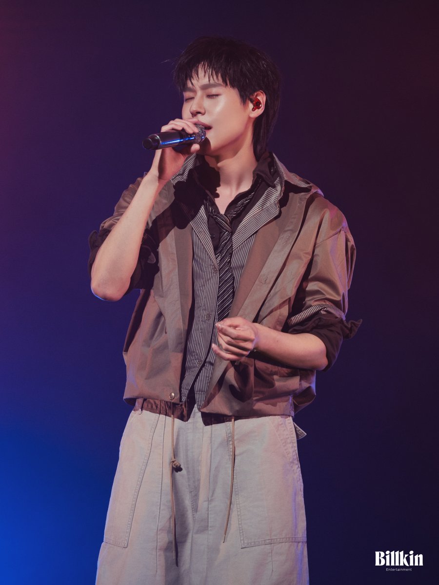 Billkin_Ent's tweet photo. Thank you for joining us at THAI ON FESTIVAL and making it truly unforgettable. 🧡

#BILLKINxTHAIONFES
#THAIONFES
#BillkinEntertainment #Bbillkin https://t.co/QTjzzgpAeJ