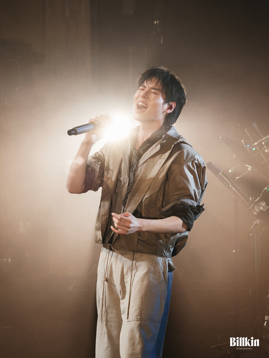 Billkin_Ent's tweet photo. Thank you for joining us at THAI ON FESTIVAL and making it truly unforgettable. 🧡

#BILLKINxTHAIONFES
#THAIONFES
#BillkinEntertainment #Bbillkin https://t.co/QTjzzgpAeJ