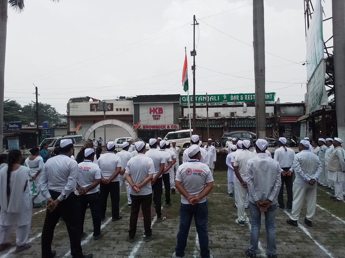 SevadalJHK's tweet photo. झारखंड प्रदेश कांग्रेस सेवादल द्वारा पूर्वी सिंहभूम जिले में पांच दिवसीय (सहयोगी) प्रशिक्षण शिविर का आयोजन किया जा रहा है। यह शिविर 19 सितंबर से 23 सितंबर 2026 तक आयोजित है।

शिविर का शुभारंभ प्रदेश कांग्रेस कमेटी के पूर्व अध्यक्ष एवं पूर्व राज्यसभा सदस्य डॉ. प्रदीप कुमार बालमुचू जी ने किया।

इस अवसर पर विशिष्ट अतिथि के रूप में पूर्वी सिंहभूम जिला प्रभारी श्री शशि भूषण राय जी(@Shashi_INC), लोकसभा प्रभारी श्री सतीश पॉल मुंजानी जी, प्रदेश कांग्रेस सेवादल अध्यक्ष श्री नवीन कुमार सिंह जी(@NavinKrSingh15) एवं जिला कांग्रेस सेवादल अध्यक्ष श्री राजा सिंह राजपूत जी मुख्य रूप से उपस्थित रहे।