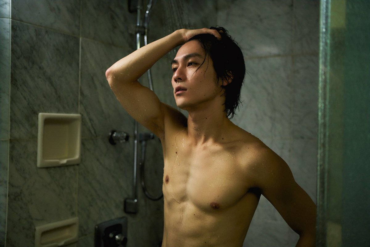 oricon's tweet photo. 📺Travis Japan松田元太主演ドラマ『はだかんぼうたち』【第1話あらすじ】

先行カット公開📷
引き締まった肉体美✨
https://t.co/bPRorU7s9X

#はだかんぼうたち @oshidoraEX https://t.co/63Y5VcwwEK