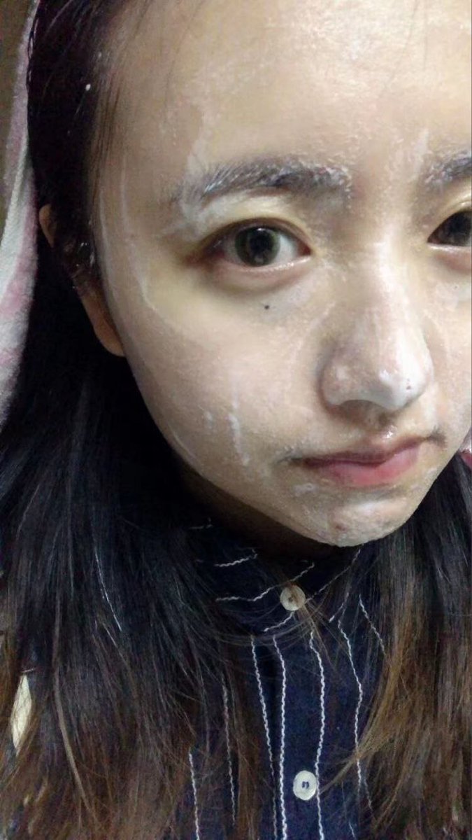 ruolanqi's tweet photo. Smear my face https://t.co/az0JtmjtMn