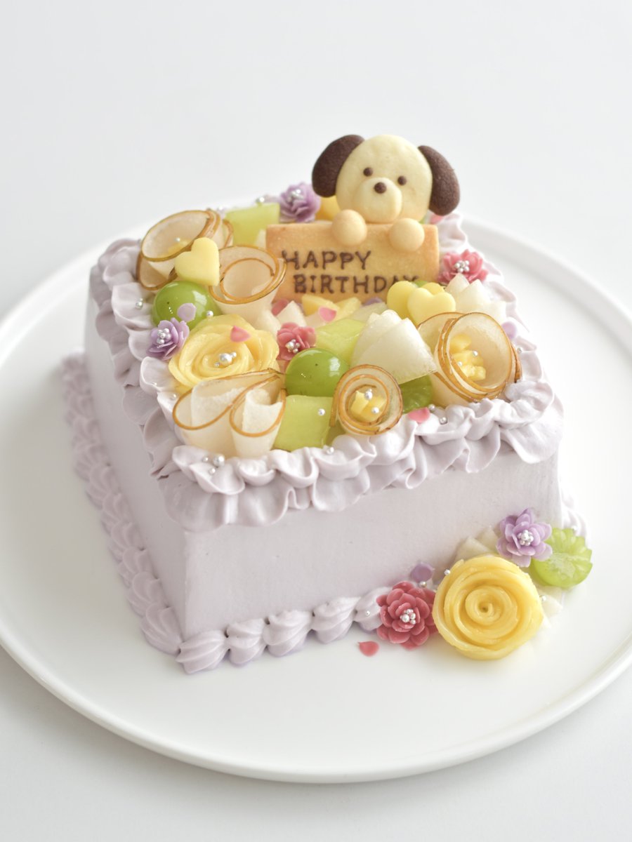 Pum_Jeunesverts's tweet photo. 大好きなお母さんに作った誕生日ケーキ

花が好きだから
お花畑イメージして心込めて作った https://t.co/uZTmPiNDmL