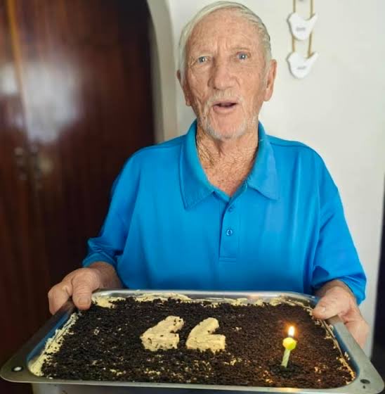 RiebvJanbeeck's tweet photo. Robert Petrus Rodrick Stoltz was found severely assaulted inside his South African residence in 2025. Preliminary investigations revealed that he had been attacked with a steel rod while outside in the yard. After losing consciousness, he was dragged into the house and placed in the bathroom with his hands tied behind his back and a cloth stuffed into his mouth. He later succumbed to his injuries.

26-year-old Bobo Mokoena Mathibe was sentenced for murder and robbery to 19 effective years.

Rus in Vrede, Oom Robert. 🙏🏻✝️