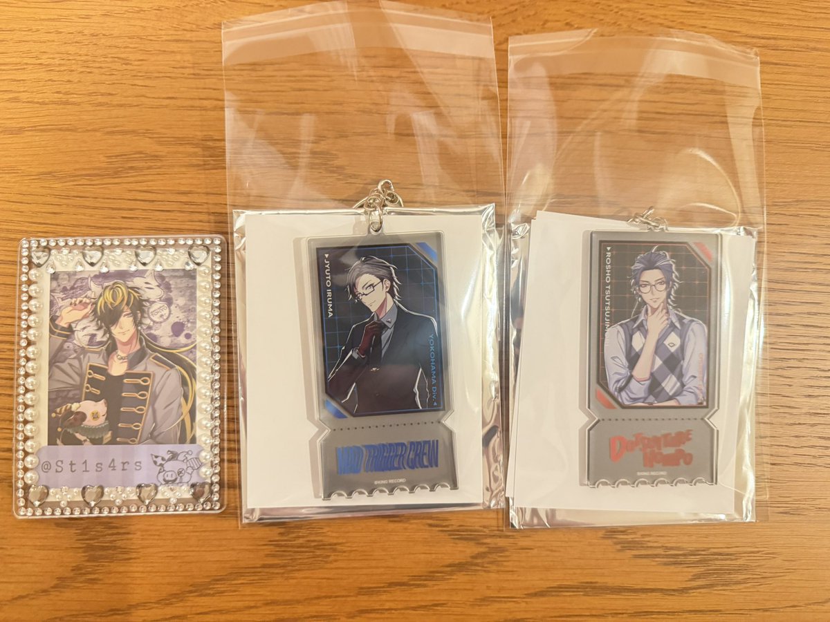 St1s4rs's tweet photo. 【交換】 ヒプマイ 12thグッズ チケット風アクリルキーホルダー 

譲)銃兎、盧笙
求)十四>一二三

銃兎は2:2優先ですが、単体でも交換大丈夫です。

10/4(日) 12th当日手渡しor郵送

検索からでもお気軽にお声掛けください◎ https://t.co/xeQNNphhBf