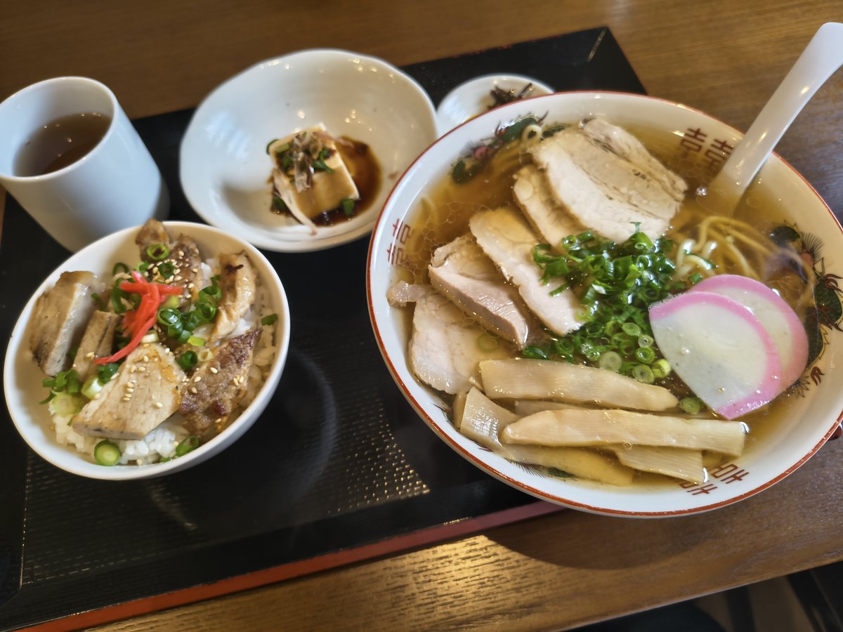 GO64186255's tweet photo. ここ2日間ののデブ活🐷

「インドレストラン さくら」
初めて行ったんやけど、
このボリュームで1300円なら安い

 #インドレストランさくら
 #カツ陣
 #山金 https://t.co/ySJarsJNPQ