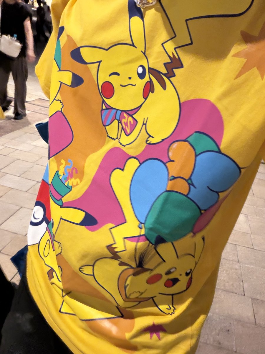 Mon_pkmn's tweet photo. これ着てる人、まじで1人もいなかった笑 https://t.co/yNVaOXFFpN