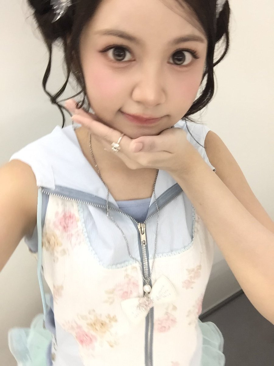 bewithcarmen's tweet photo. weverse update #CARMEN #카르멘 ❤︎ https://t.co/chMTAmkoIt