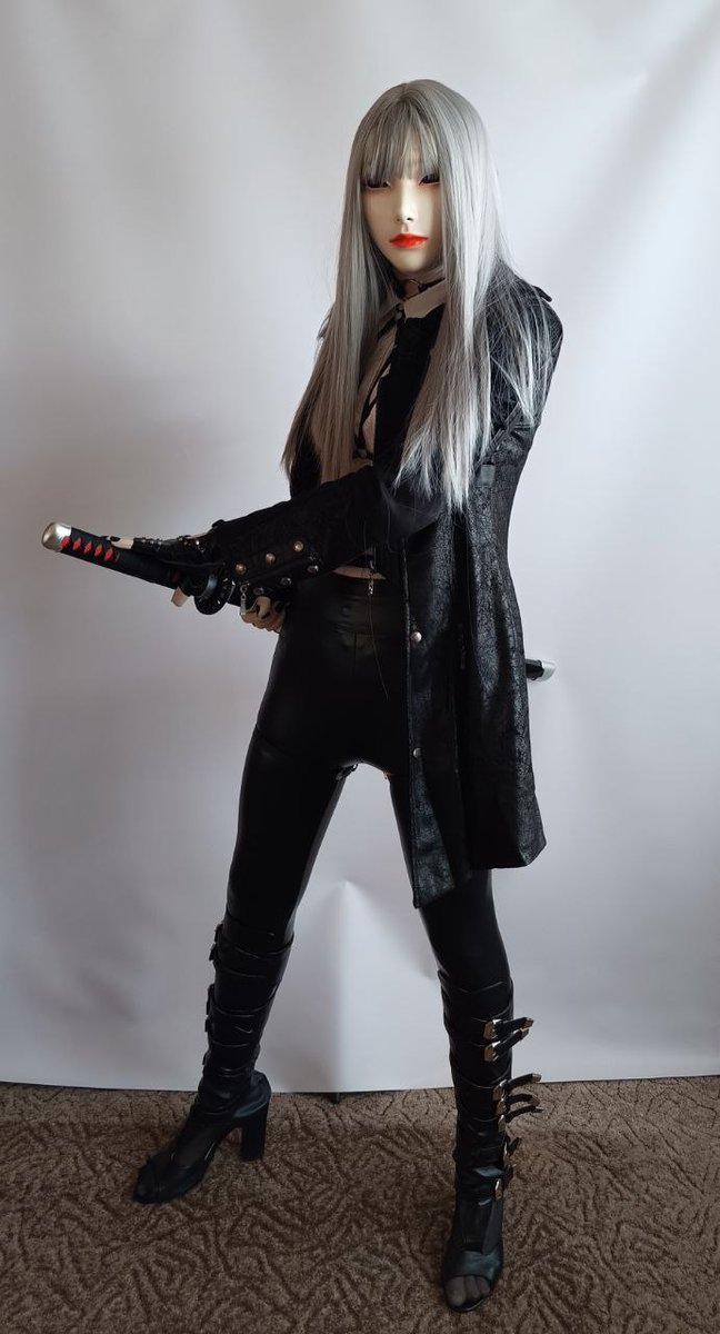 KrINS13's tweet photo. Let us combine a touch of severity, elegance, and a cold blade
#mask #着ぐるみ #cosplay #kigurumi #コスプレ #KigCosplay #kig https://t.co/1PPdKfTCps