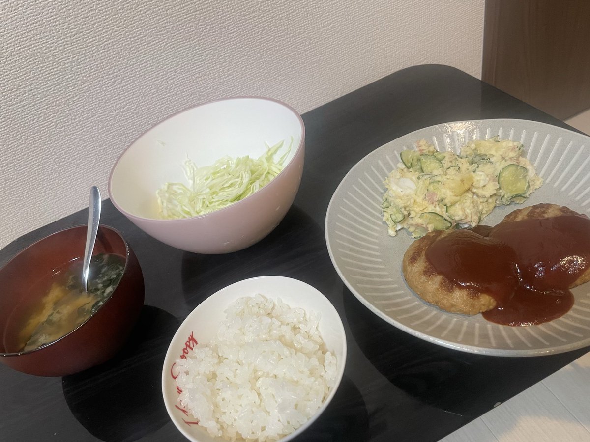 hungry_mushroom's tweet photo. 晩御飯〜
マスタード入れたのは初めてで楽しみどれどれ https://t.co/gtNSm2xlip