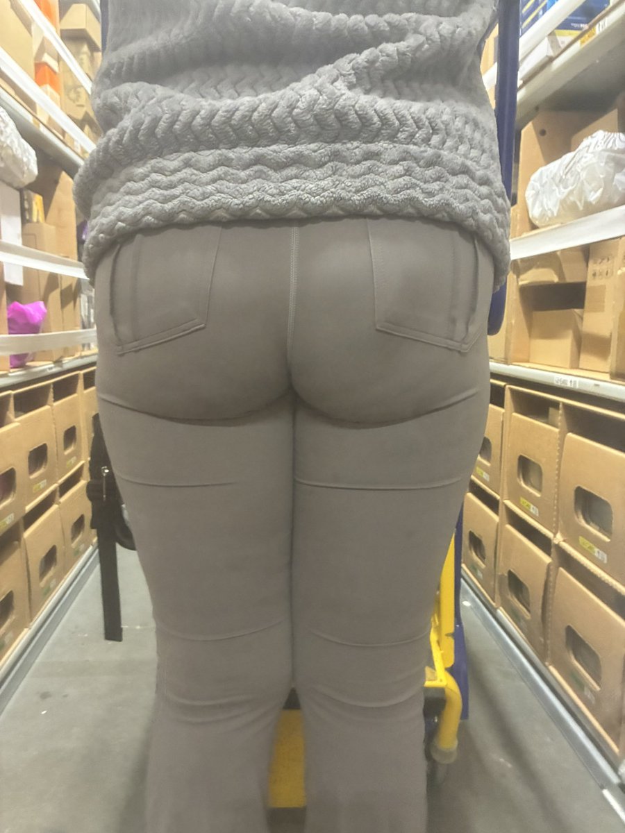Isthathimc44's tweet photo. 😵‍💫 fuckkk #candid #creepshot #consensual #ass  #thicc https://t.co/IXlGtGfqmr