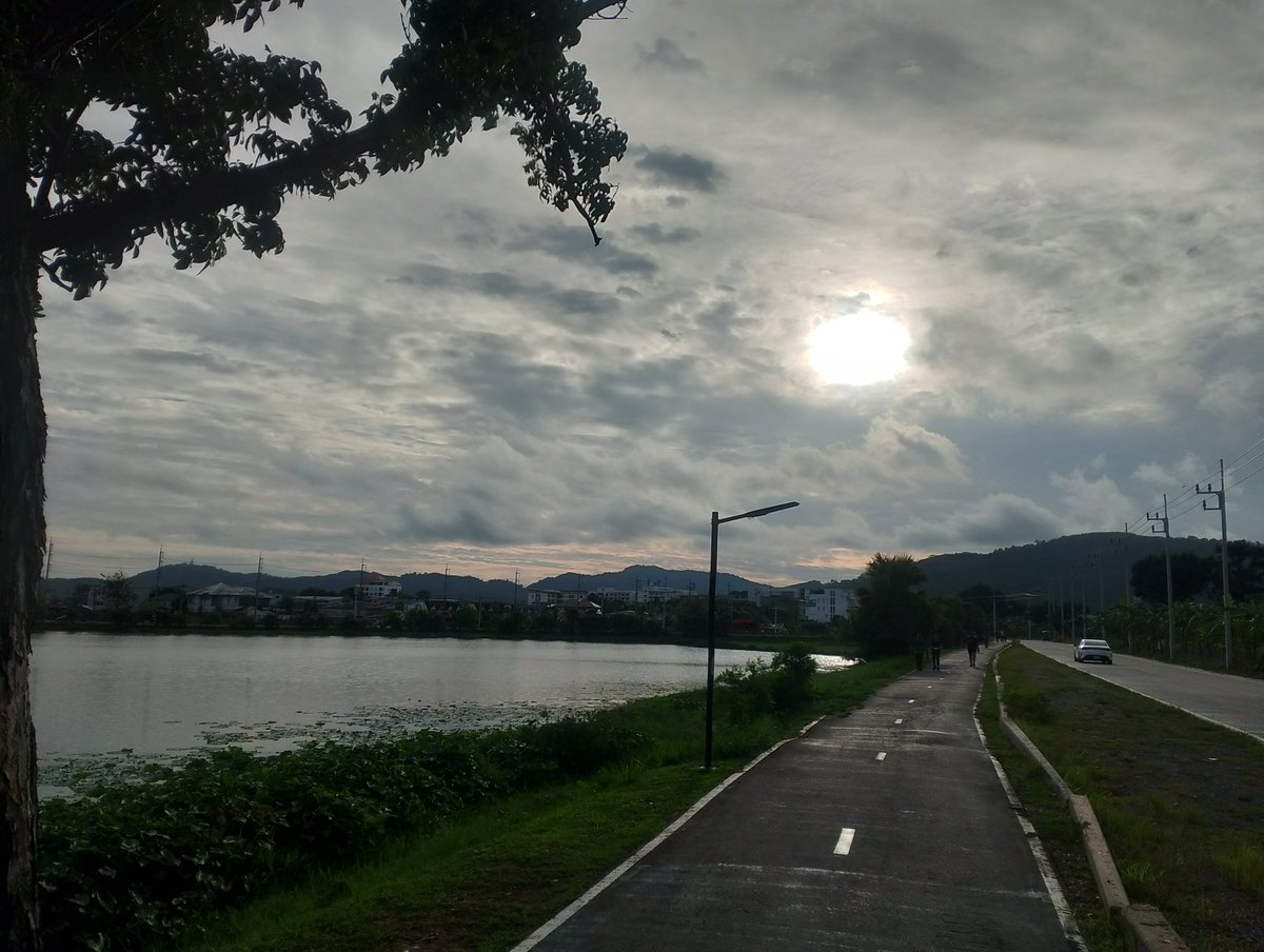 DTm34588109's tweet photo. 8km.#thk.). https://t.co/mEoISy8pIu