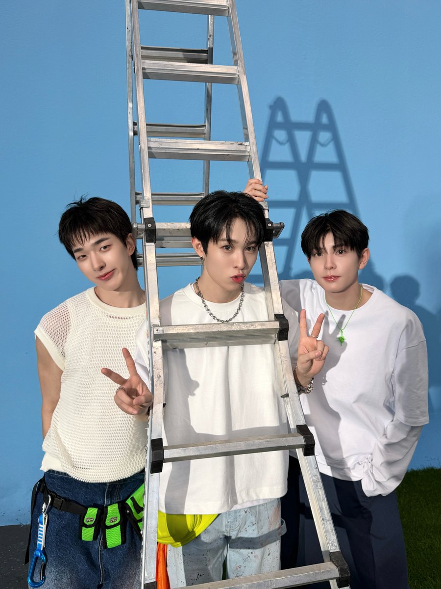 YUUN1VERSE's tweet photo. HYUI instagram update with YUKI 🎂

Yuki-chaaan~!
Happy birthday!
My one and only same-age friend! Even when we're the same age, you're so cute to me and just seeing your face makes me feel energized 😀

It’s so easy and comfortable being with Yuki, and I think it’s really amazing and cool how you have such a strong heart that you don’t get shaken by whatever happens.
Stay just the way you are from now on too~!
Thanks for everything, always! I love you~ 🫶