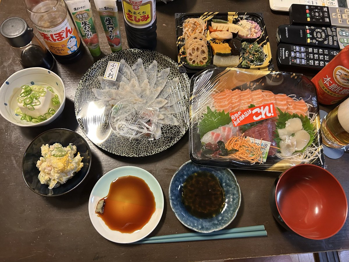 yatuetaka's tweet photo. お疲れさん🙇‍♂️🙋‍♂️ギラヴァンツ北九州⚽️勝った😄笑点ドスコイ相撲サザエさんジャイケン🤭乾杯🍻😋🥂スポーツの秋🤭
水泳🏊‍♀️の鈴木聡美さん🏊‍♀️🏊‍♂️🏊‍♂️🏊‍♀️は
スゴイ👍アッパレ🤭乾杯🍻😋🥂
ジャイケンは負け〜ホークス負け〜🤭 https://t.co/aRPscHXL6q