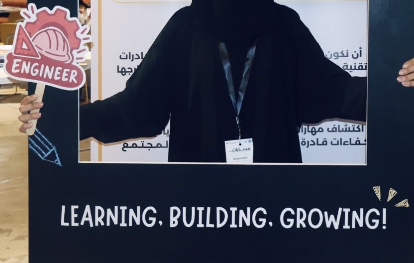 remay_00's tweet photo. برنامج #مسارات_الغد
سعيدة بحضوري في اليوم الأخير وتوثيق التجربه📸
شكرا لنادي@gdgoc_team على هذه الفعالية الجميلة والتجربة المميزة 💙
#GDGoC https://t.co/fznrZuHmnF