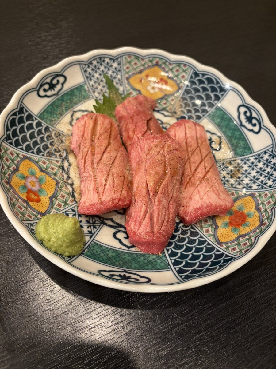 neneg__00's tweet photo. 奢りです沢山食え https://t.co/UgRKLfCtOa
