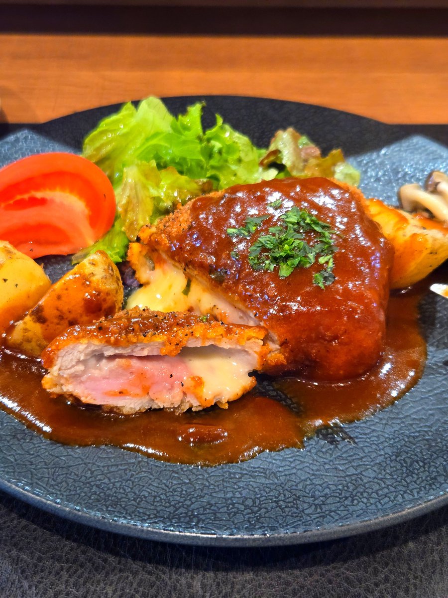 gfdb8r's tweet photo. 昨日のお昼は下関市
Ensoleil Takumiさんでこんな素敵なランチ♪

本当にこの値段でいいのか心配になるほど 最高！

要予約、1ヶ月前に予約してやっと訪問できました✨️ https://t.co/ZMqty51aJm