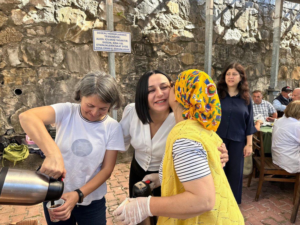 ilkekarabacak_'s tweet photo. 📍Cide

Cide İlçe Başkanımız Özgür Bağ’ın ev sahipliğinde düzenlenen dayanışma kahvaltısında yol arkadaşlarımızla bir araya geldik.

Aynı sofrayı paylaşmanın, aynı heyecanı büyütmenin verdiği güçle; Cide’miz ve Kastamonu’muz için hep birlikte çalışmaya devam edeceğiz.

Bu güzel buluşmaya emek veren ve katılan tüm yol arkadaşlarımıza gönülden teşekkür ediyorum.